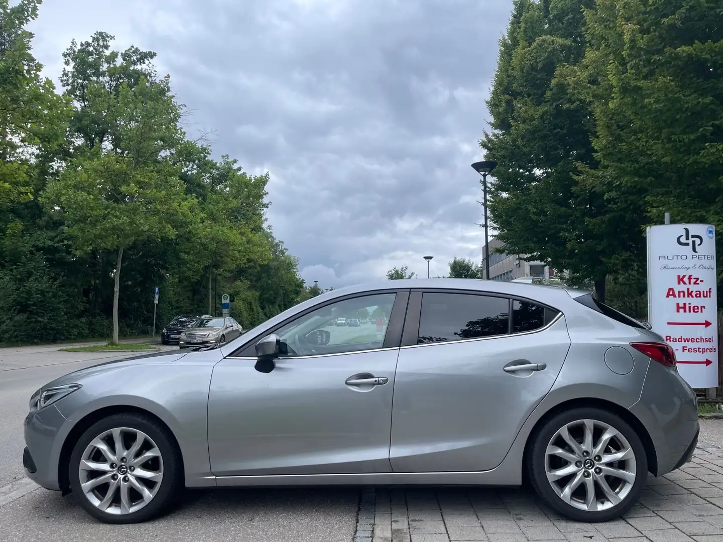 Mazda 3 Lim. Sports-Line Gris - 2