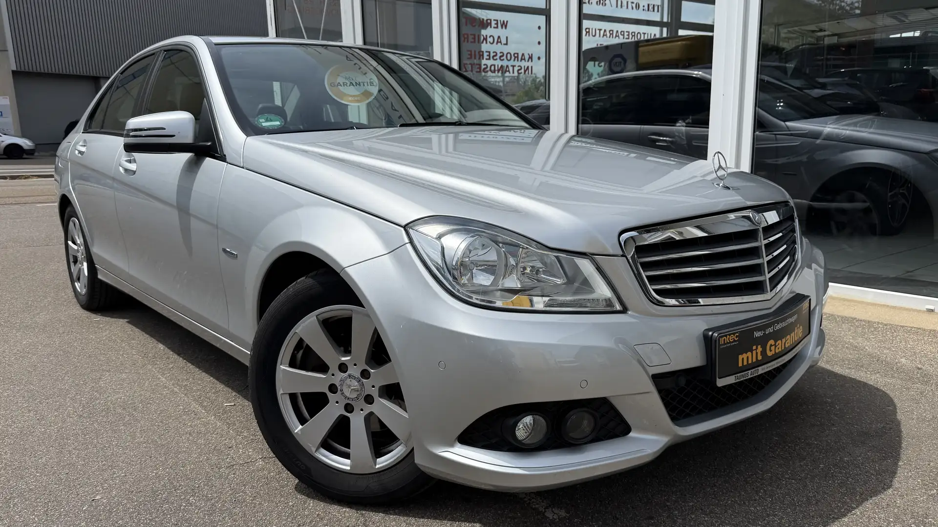 Mercedes-Benz C 180 CGI BlueEfficiency 2.HD NAVI LEDER PDC Automatik Grigio - 1