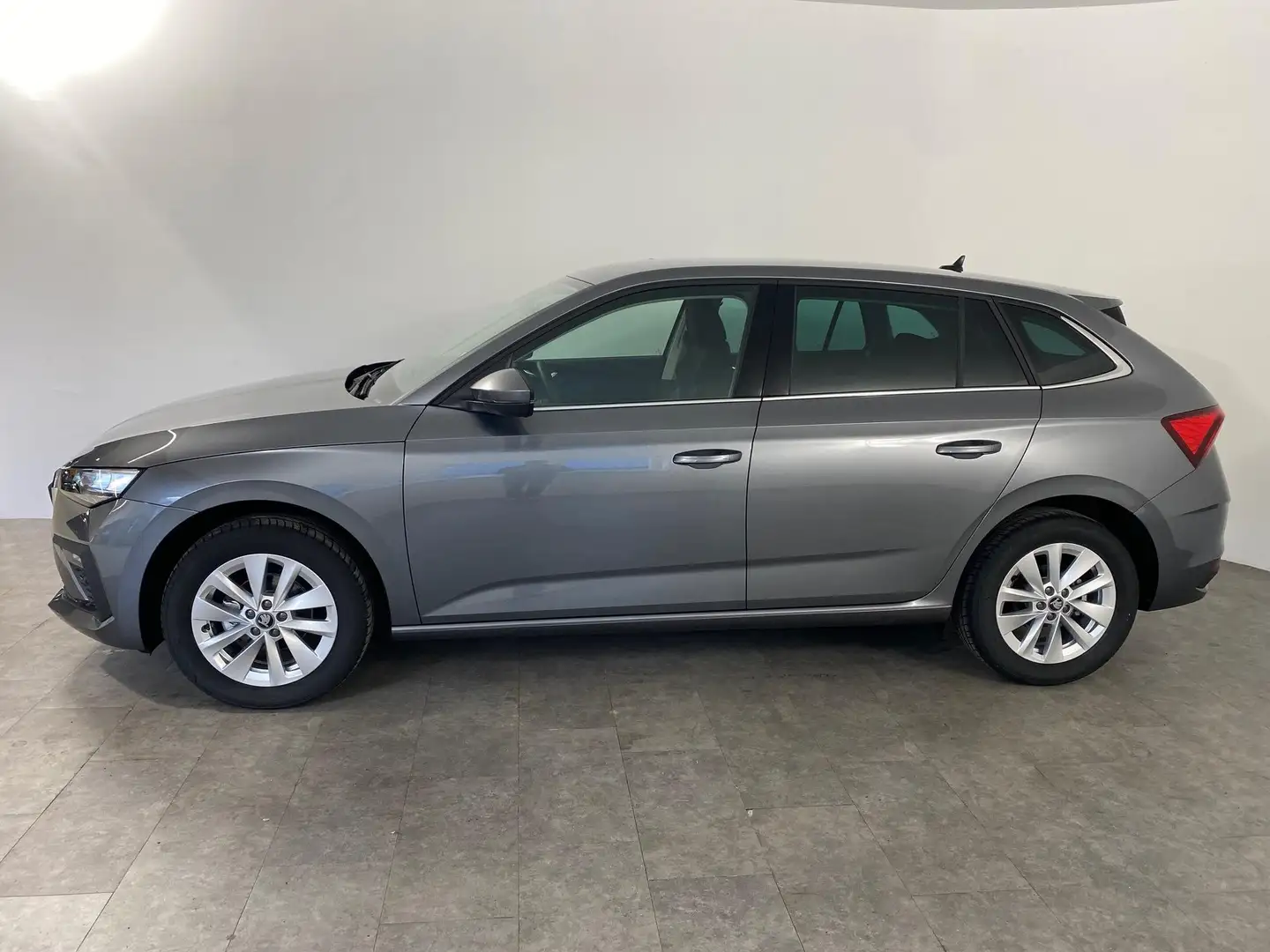 Skoda Scala 1.0 TSI Selection OPF LED*SITZHEIZUNG*RFK 70 kW... Grau - 2