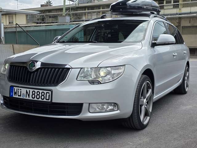 Imagine Skoda Superb Combi 2.0 TDI DSG Active