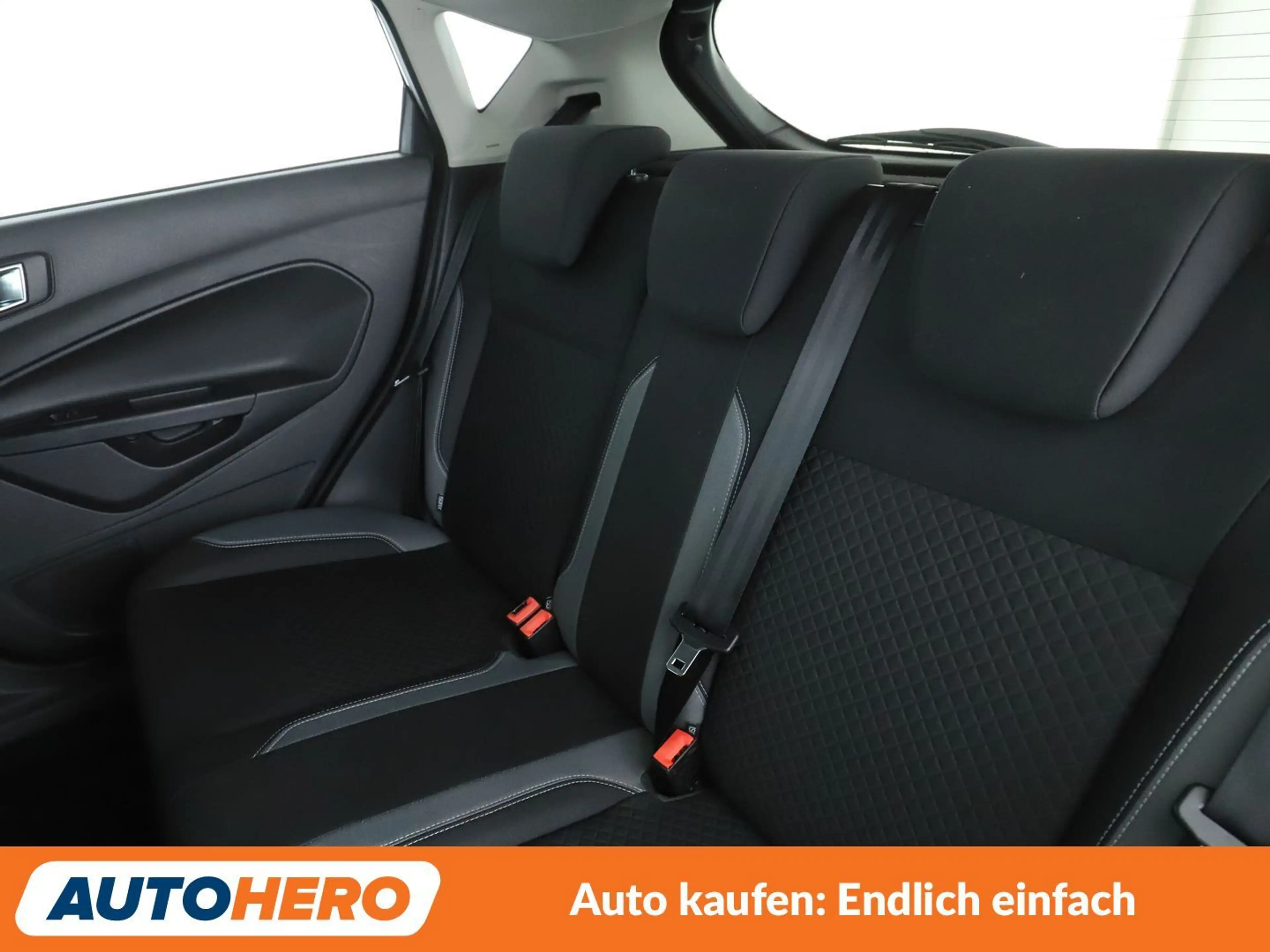 Ford Fiesta 1.0 EcoBoost Celebration*NAVI*TEMPO*PDC* — photo 14