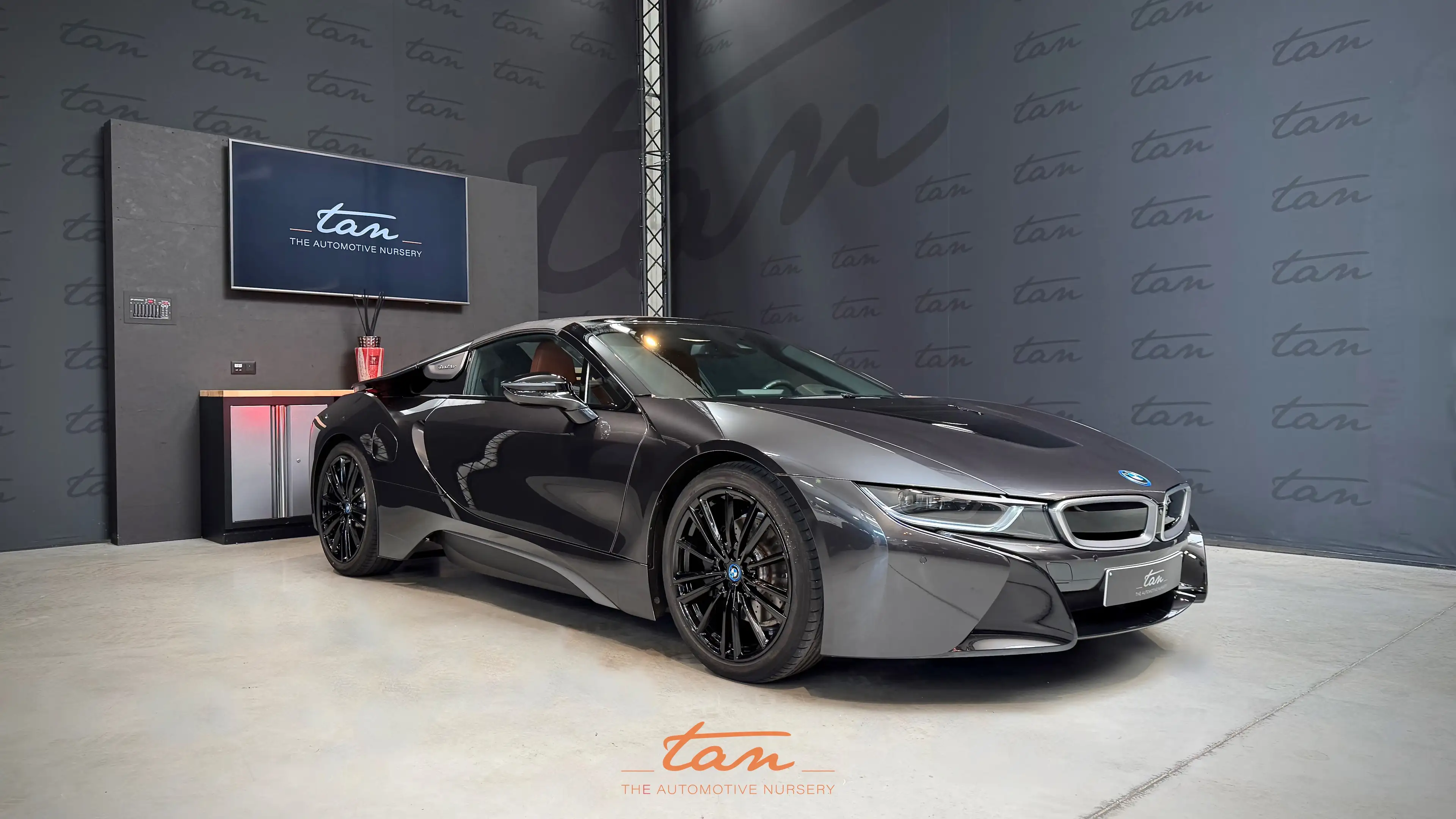 BMW i8 ROADSTER Plug-In Hybrid (11.6kWh) Full Options — photo 15
