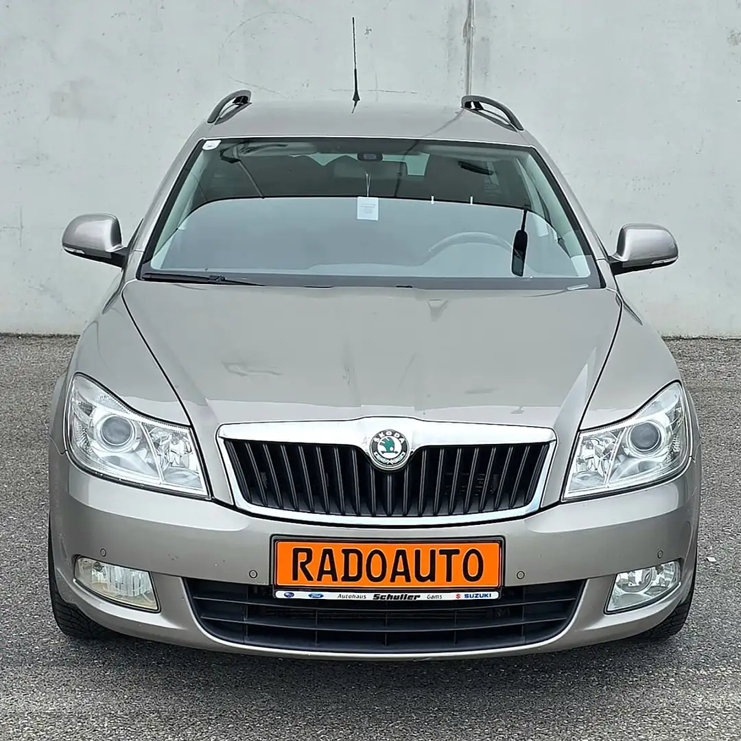 Skoda Octavia Combi 1,2 TSI Elegance **PDC**KLIMATRONIC**SITZ... Beige - 2