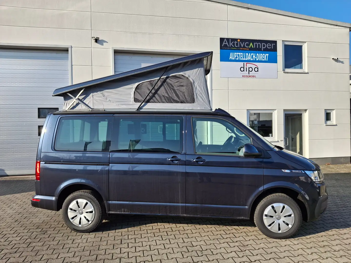 Volkswagen T6.1 Caravelle Caravelle Comfortline 110 kW TDI 7-Gang-DSG Camper Blau - 2