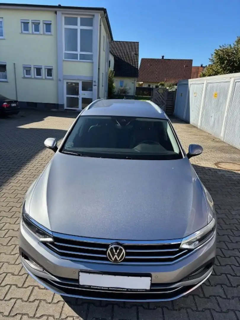 Volkswagen Passat Variant Elegance Grau - 1