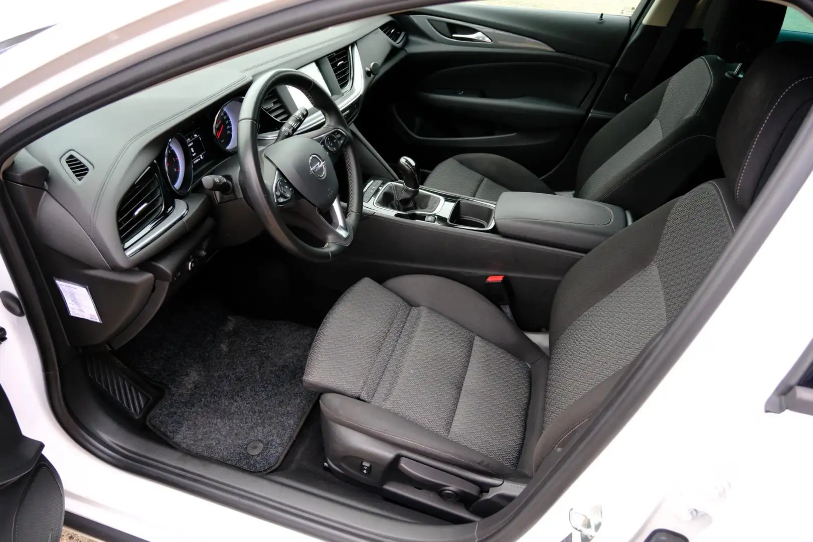 Opel Insignia Sports Tourer 1.5 Turbo Edition Navi|Clima|LMV|PDC Wit - 2