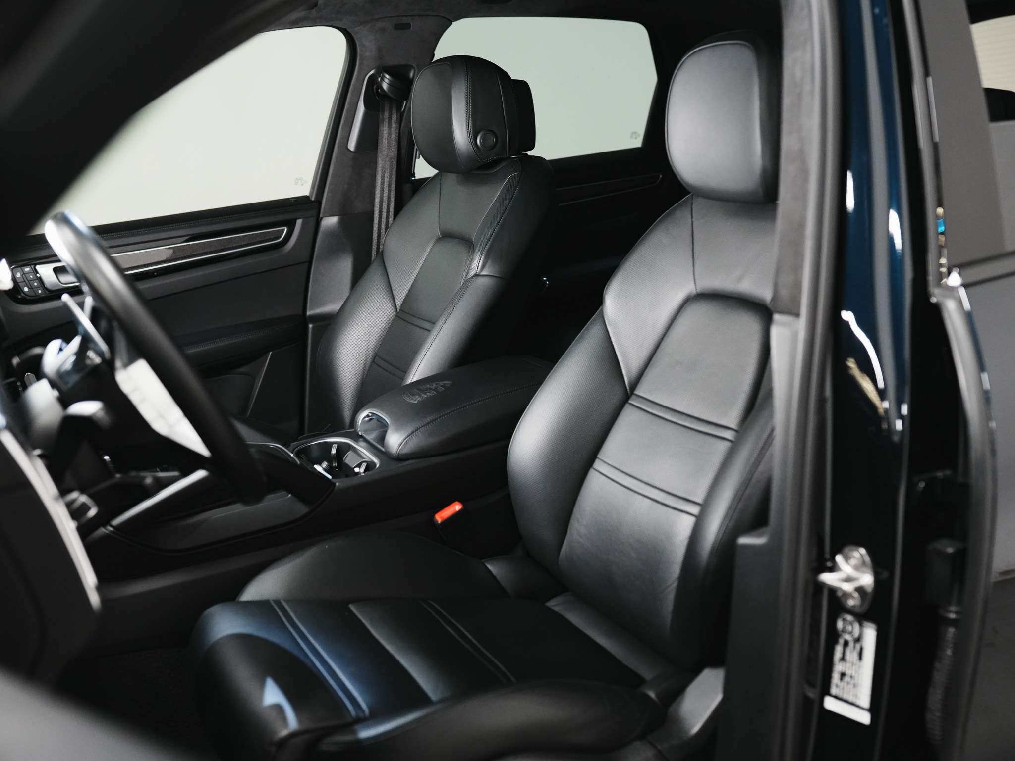 used 2022 Porsche Cayenne car, priced at $85,900