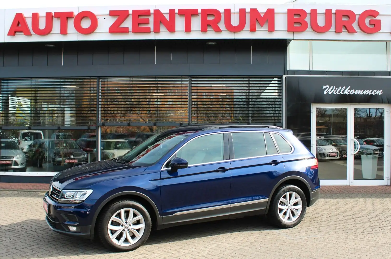 Volkswagen Tiguan Comfortline  4Motion Autom. LED Nav AHK Bleu - 1