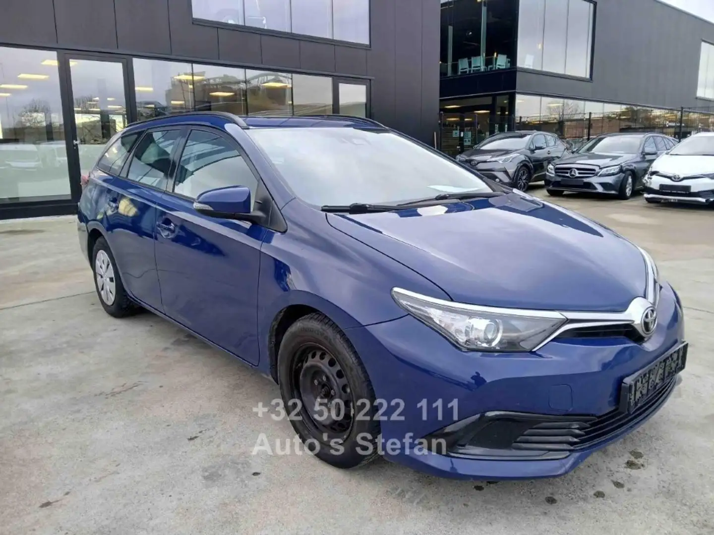 Toyota Auris Auris 1.33 Dual-VVT-i Blau - 1
