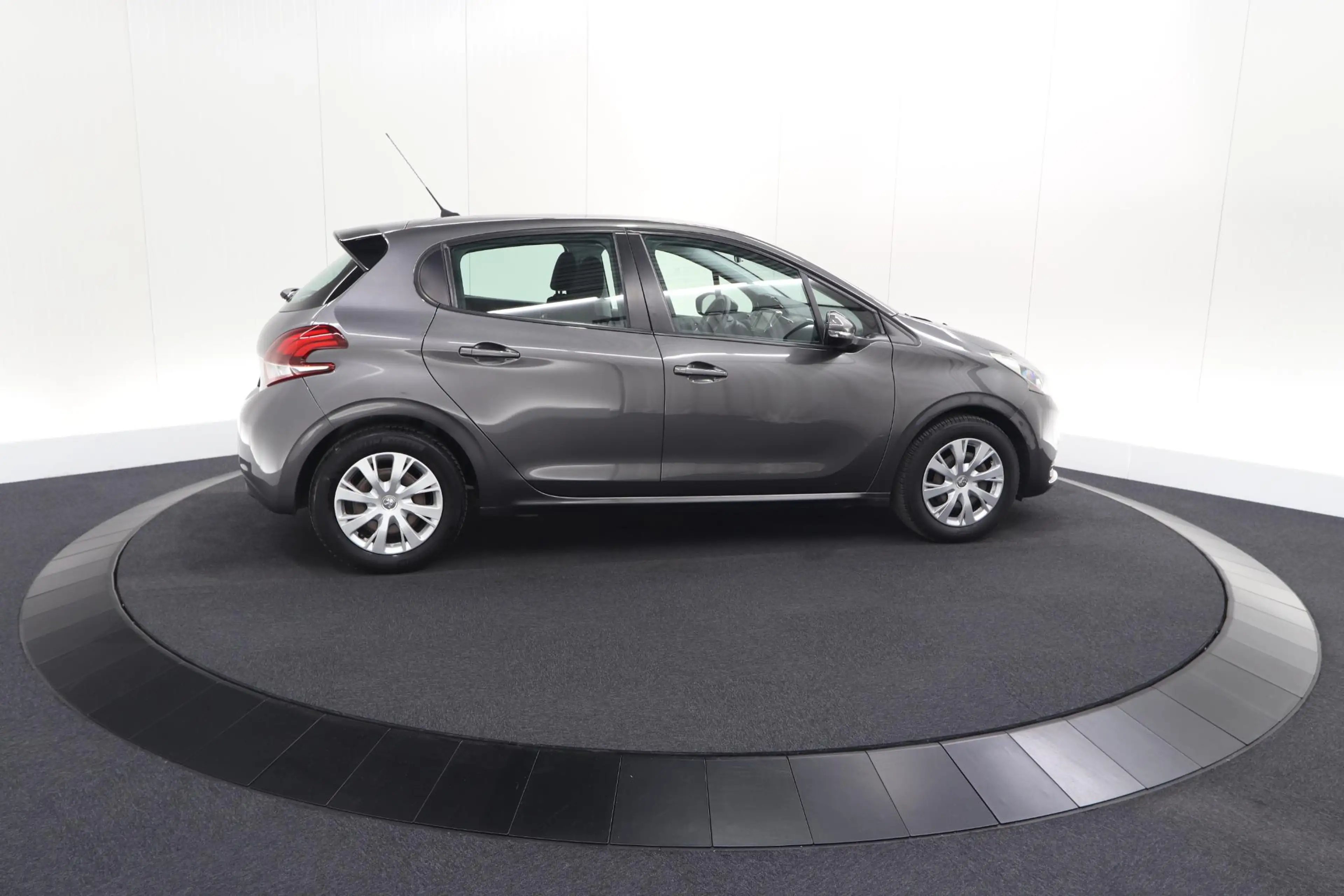 Peugeot 208 PureTech 82 Active | Camera | Apple Carplay | Airc — photo 7
