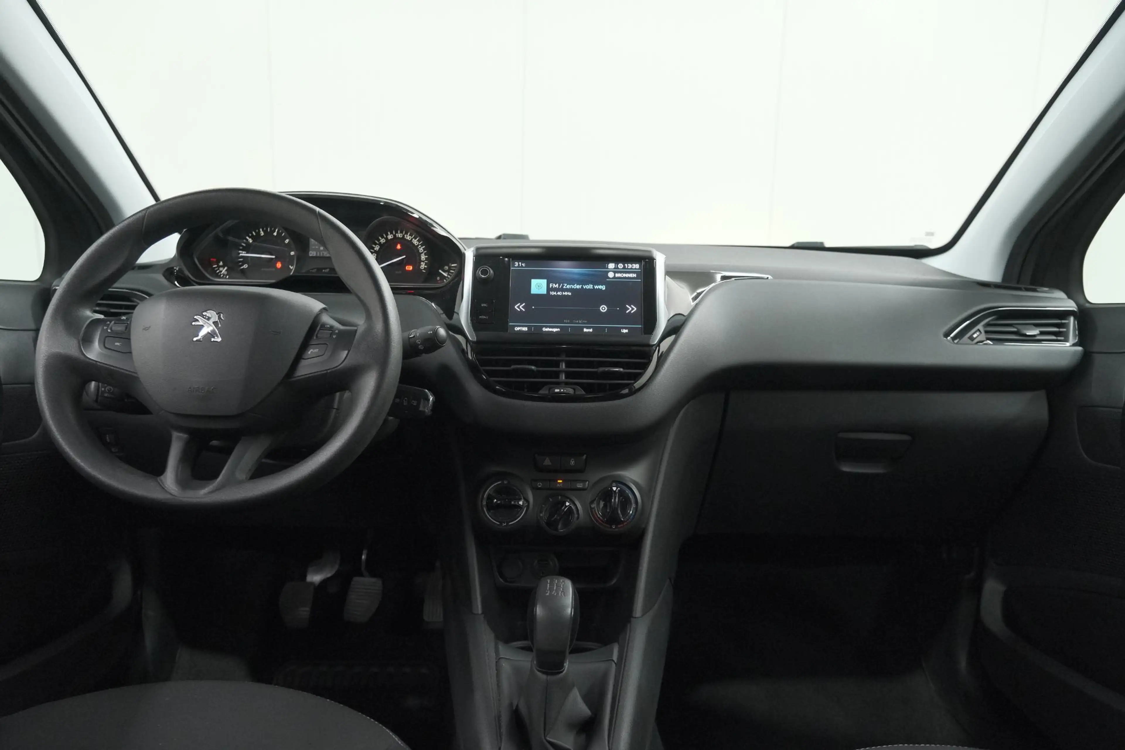 Peugeot 208 PureTech 82 Active | Camera | Apple Carplay | Airc — photo 2