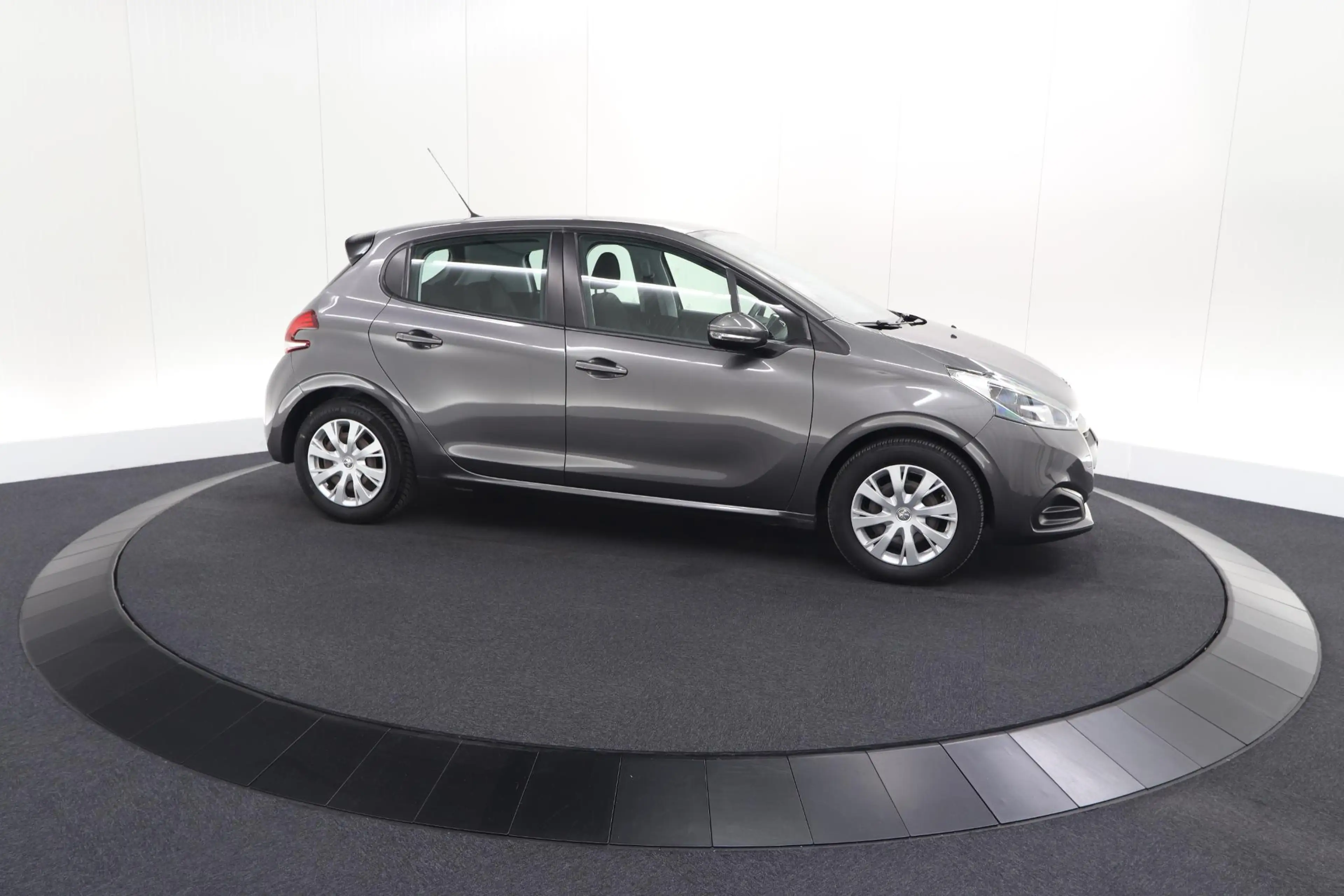 Peugeot 208 PureTech 82 Active | Camera | Apple Carplay | Airc — photo 4