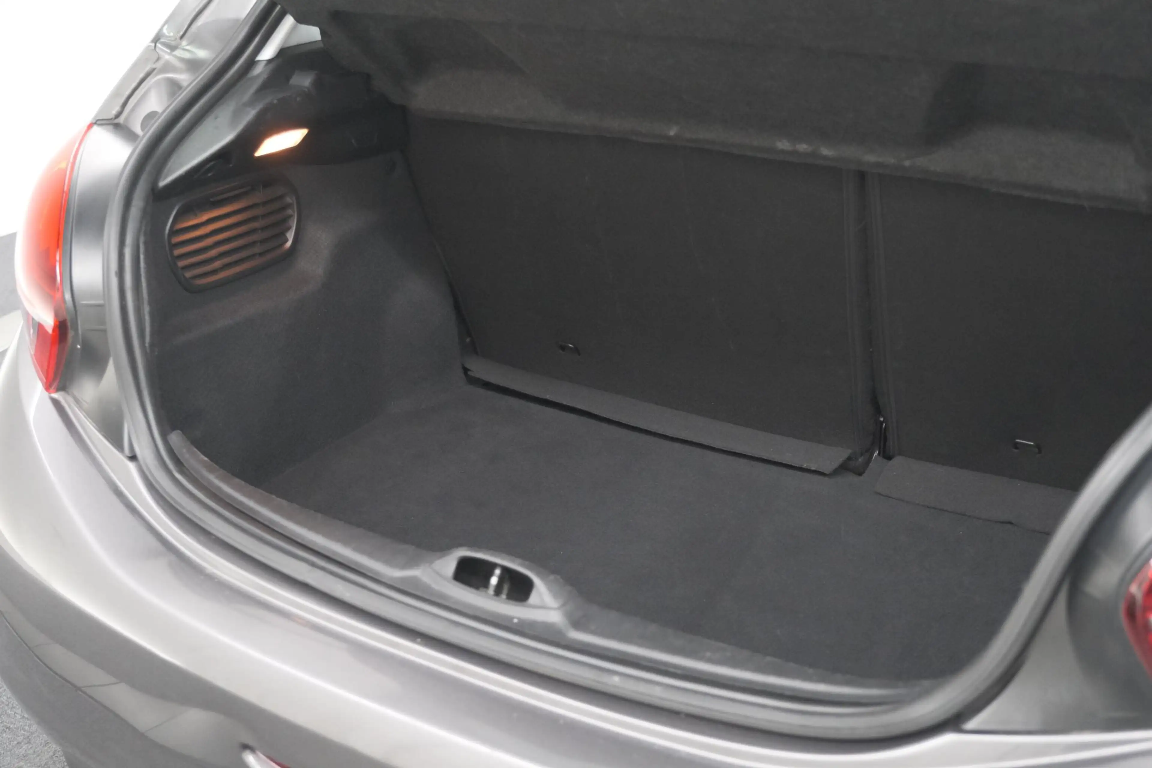 Peugeot 208 PureTech 82 Active | Camera | Apple Carplay | Airc — photo 11