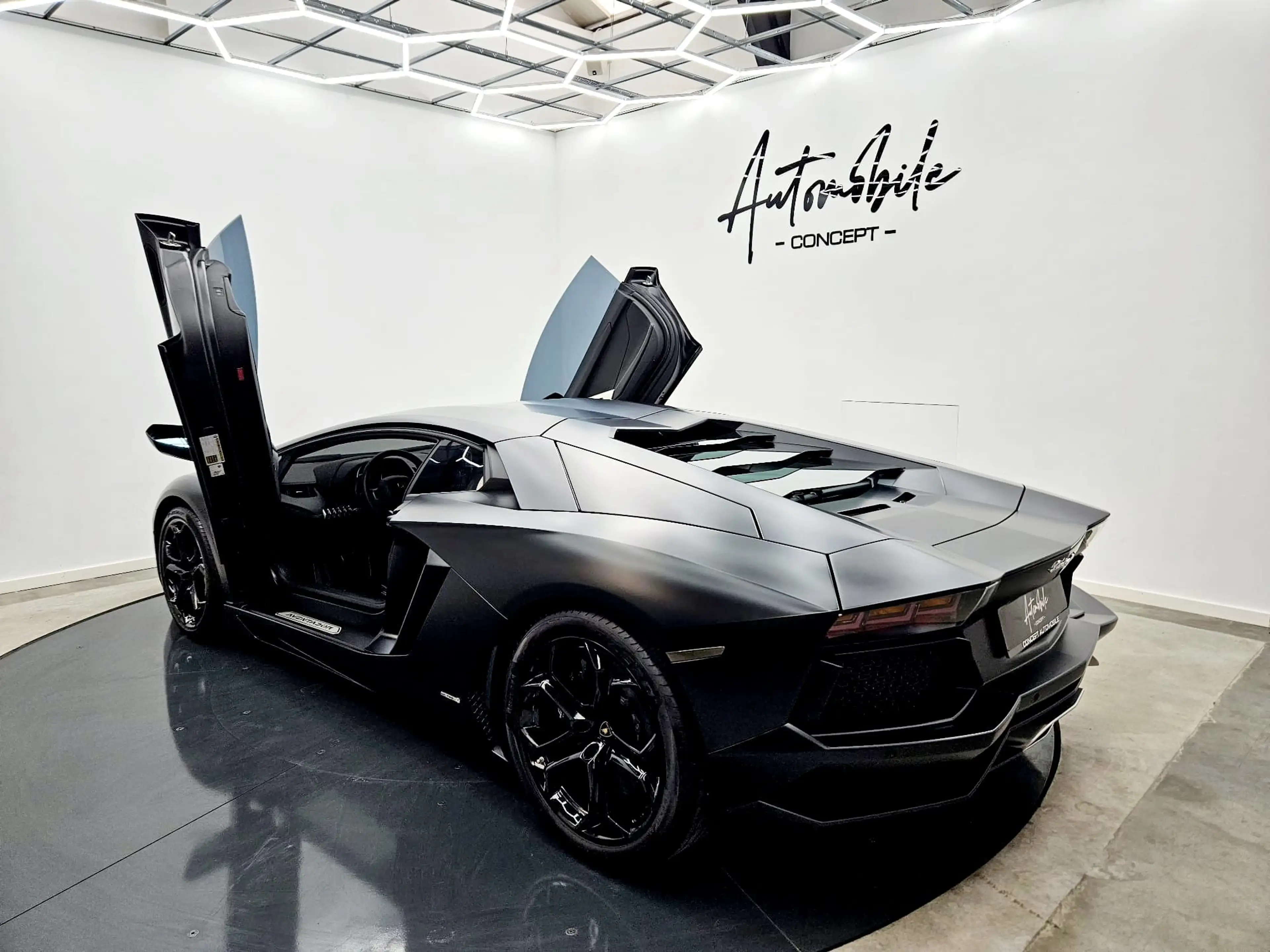 Lamborghini Aventador ⚫️LP700-4⚫️V12⚫️TVA DÉDUCTIBLE⚫️NERO NEMESIS COLOR — photo 12
