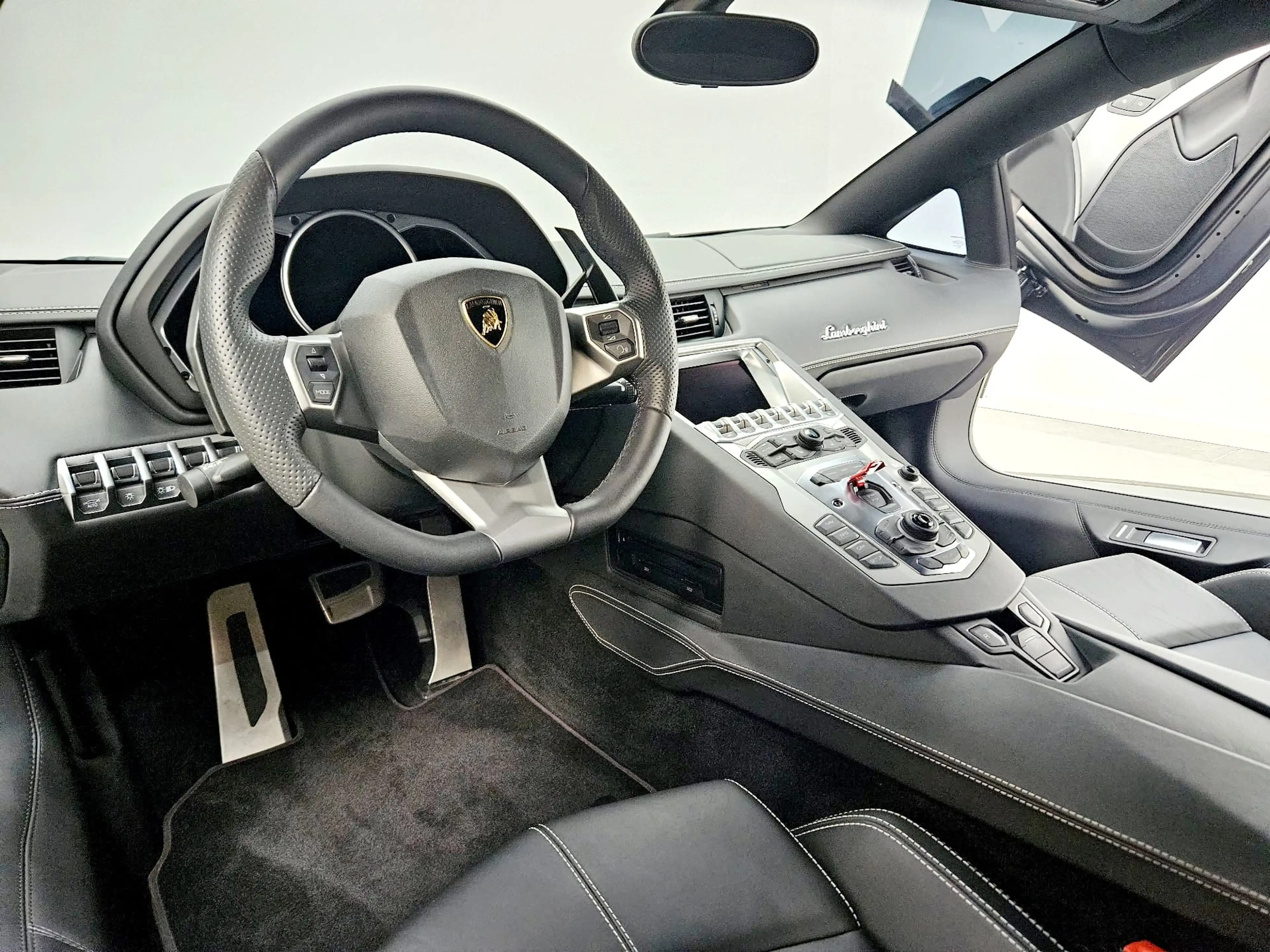 Lamborghini Aventador ⚫️LP700-4⚫️V12⚫️TVA DÉDUCTIBLE⚫️NERO NEMESIS COLOR — photo 14