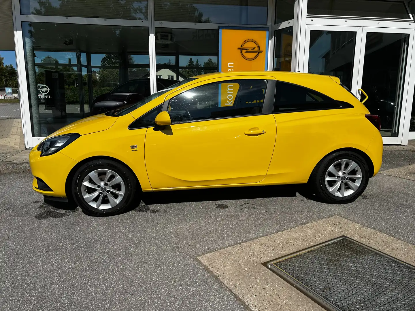 Opel Corsa Drive Gelb - 2