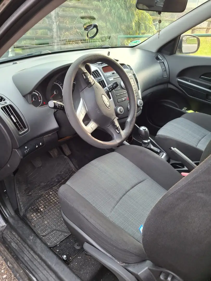 Kia Ceed / cee'd cee'd 1,6 CRDi Cool Jackpot DPF ISG Cool Jackpot Schwarz - 2