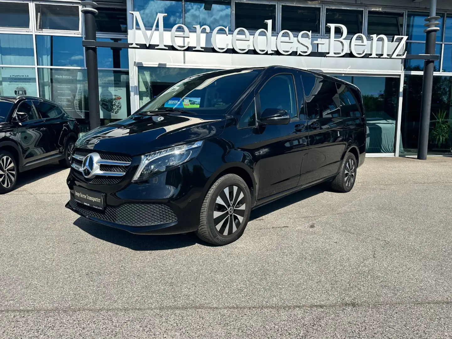 Mercedes-Benz V 220 d 4MATIC Lang Allrad Lang TOP-Ausstattung Noir - 2