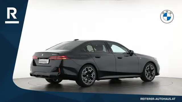 BMW 520 d xDrive *M-Sportpaket Pro *Panoramadach *AHK Ansicht 5