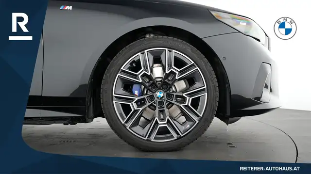BMW 520 d xDrive *M-Sportpaket Pro *Panoramadach *AHK Ansicht 35