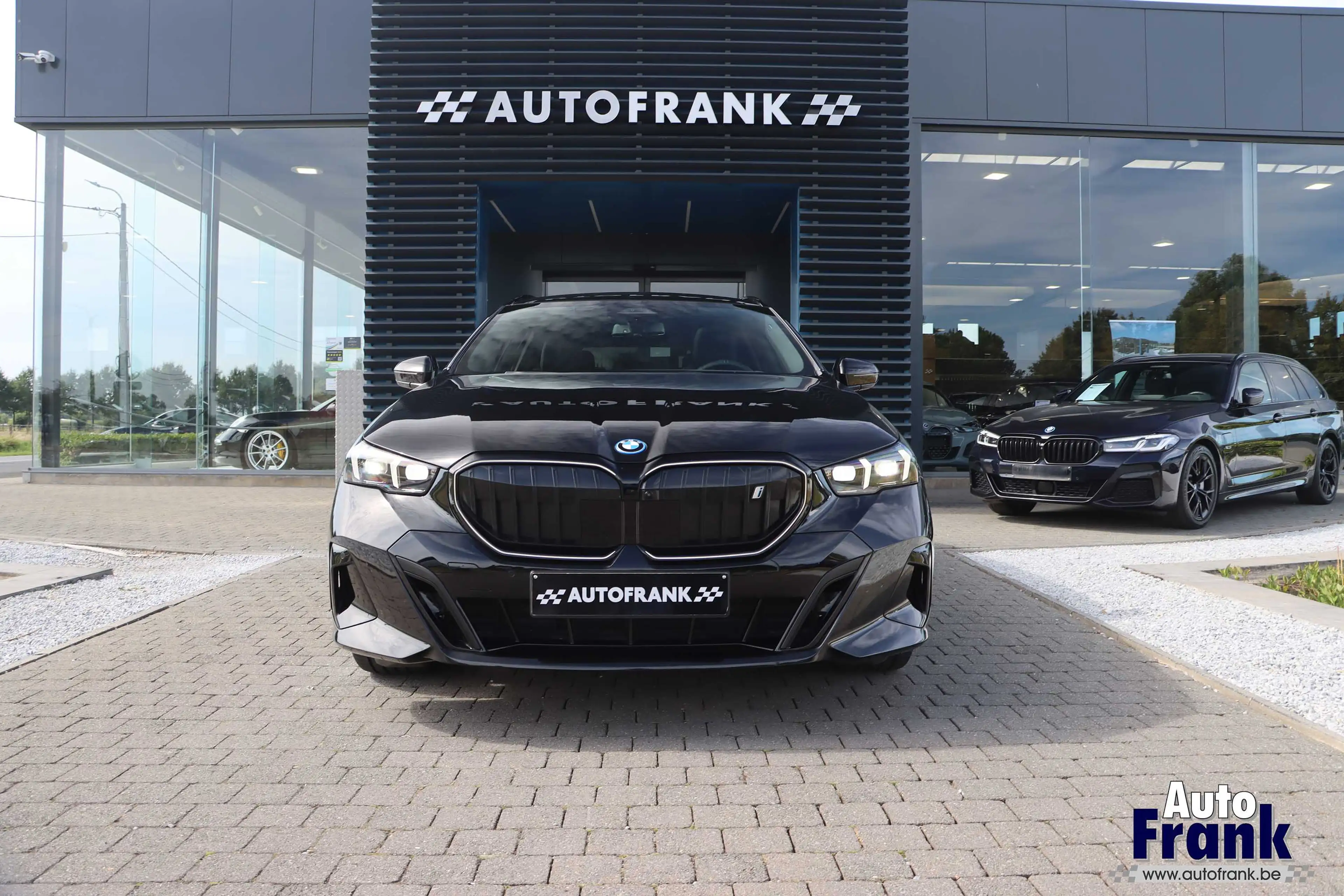 BMW i5 40 / TOUR / SPORT-PRO / 21" / PANO / MEMO / 360CAM / HUD — photo 2