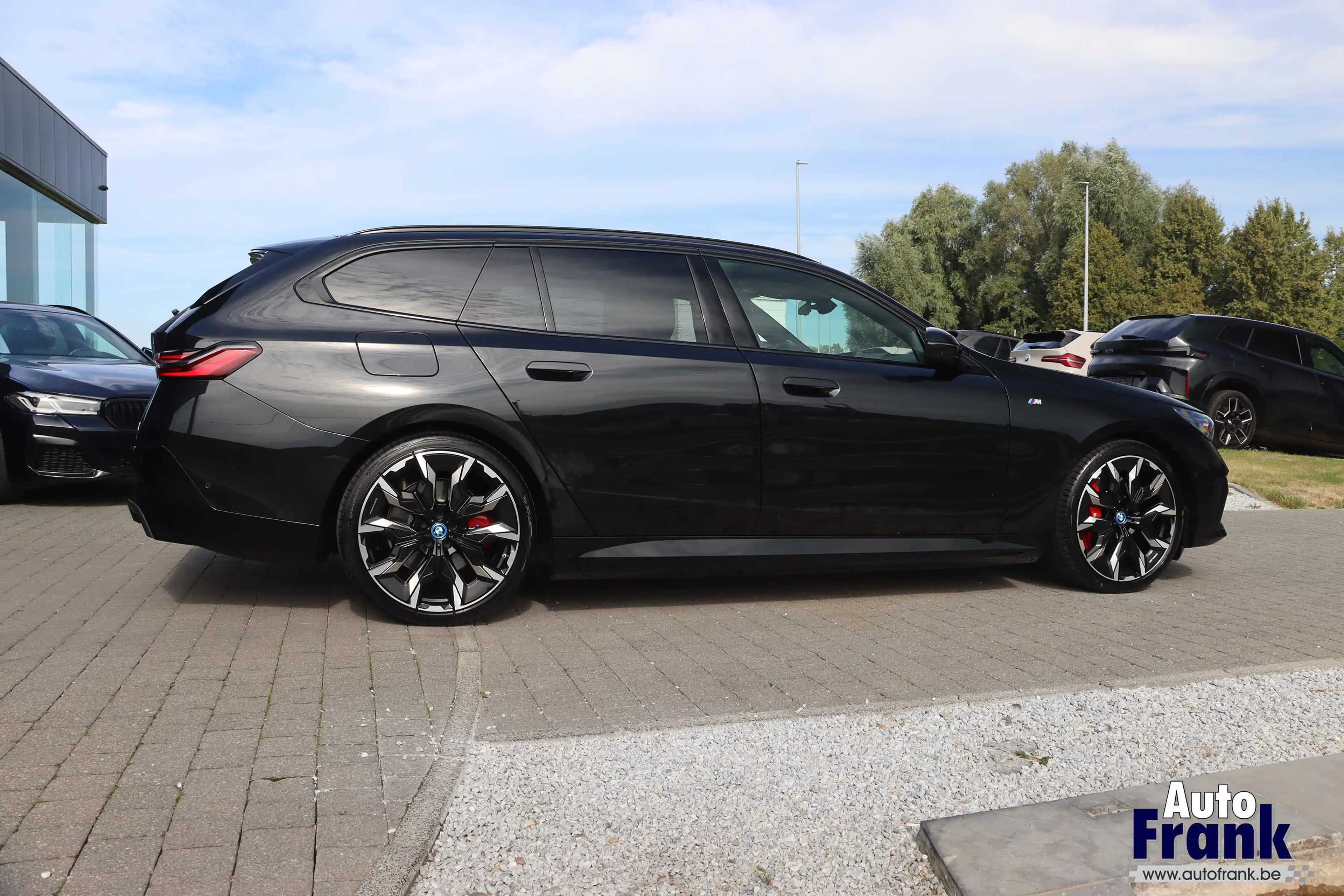 BMW i5 40 / TOUR / SPORT-PRO / 21" / PANO / MEMO / 360CAM / HUD — photo 9