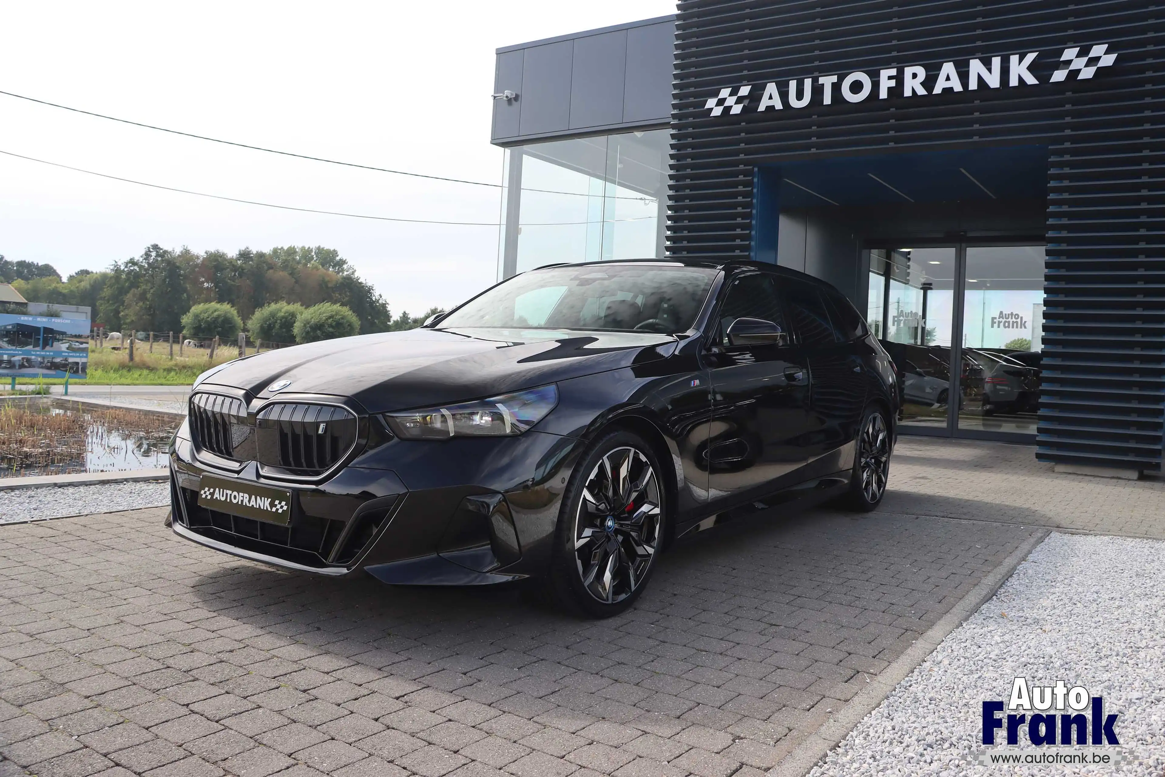 BMW i5 40 / TOUR / SPORT-PRO / 21" / PANO / MEMO / 360CAM / HUD — photo 3