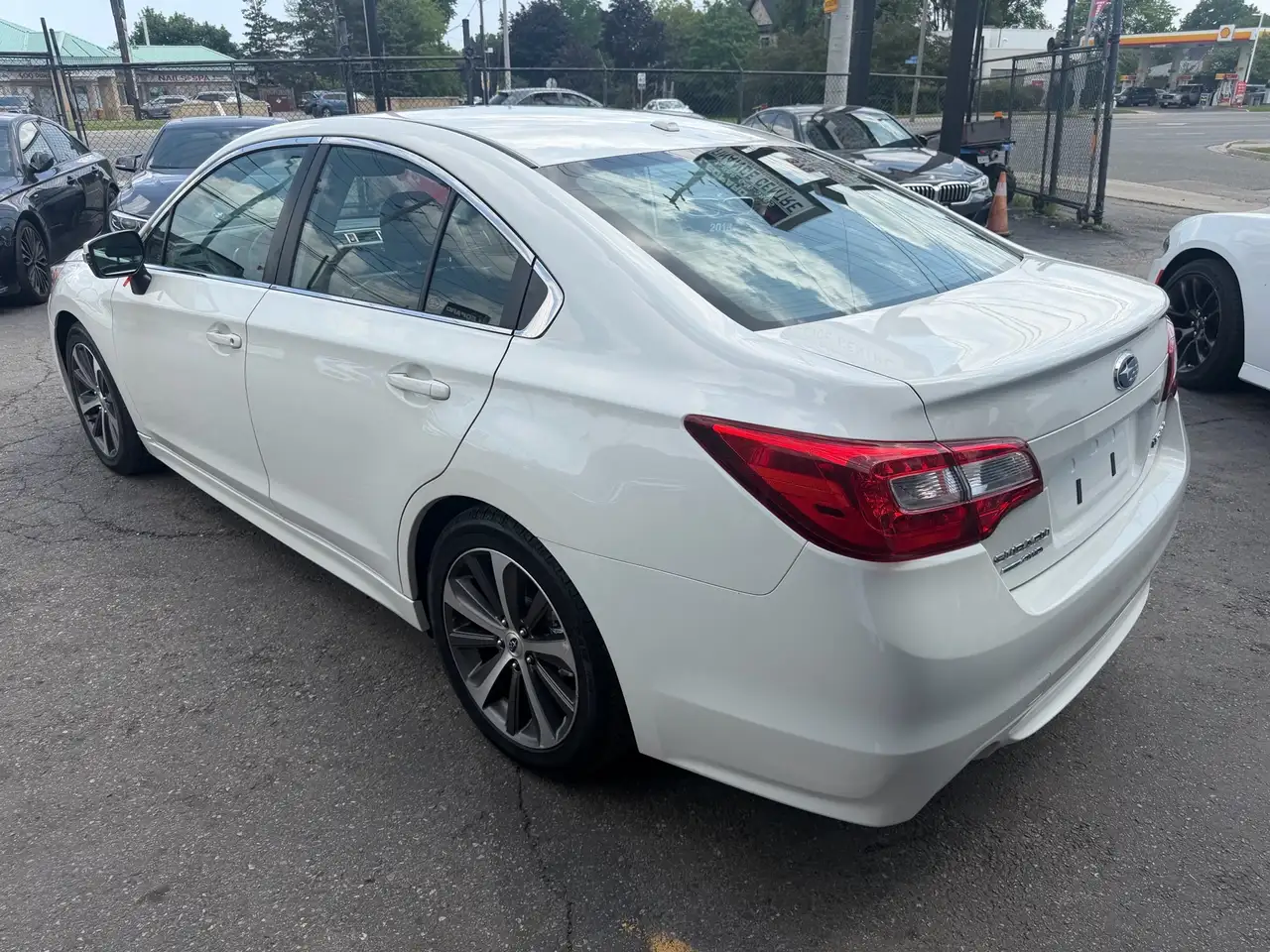 Subaru Legacy photo Subaru Legacy