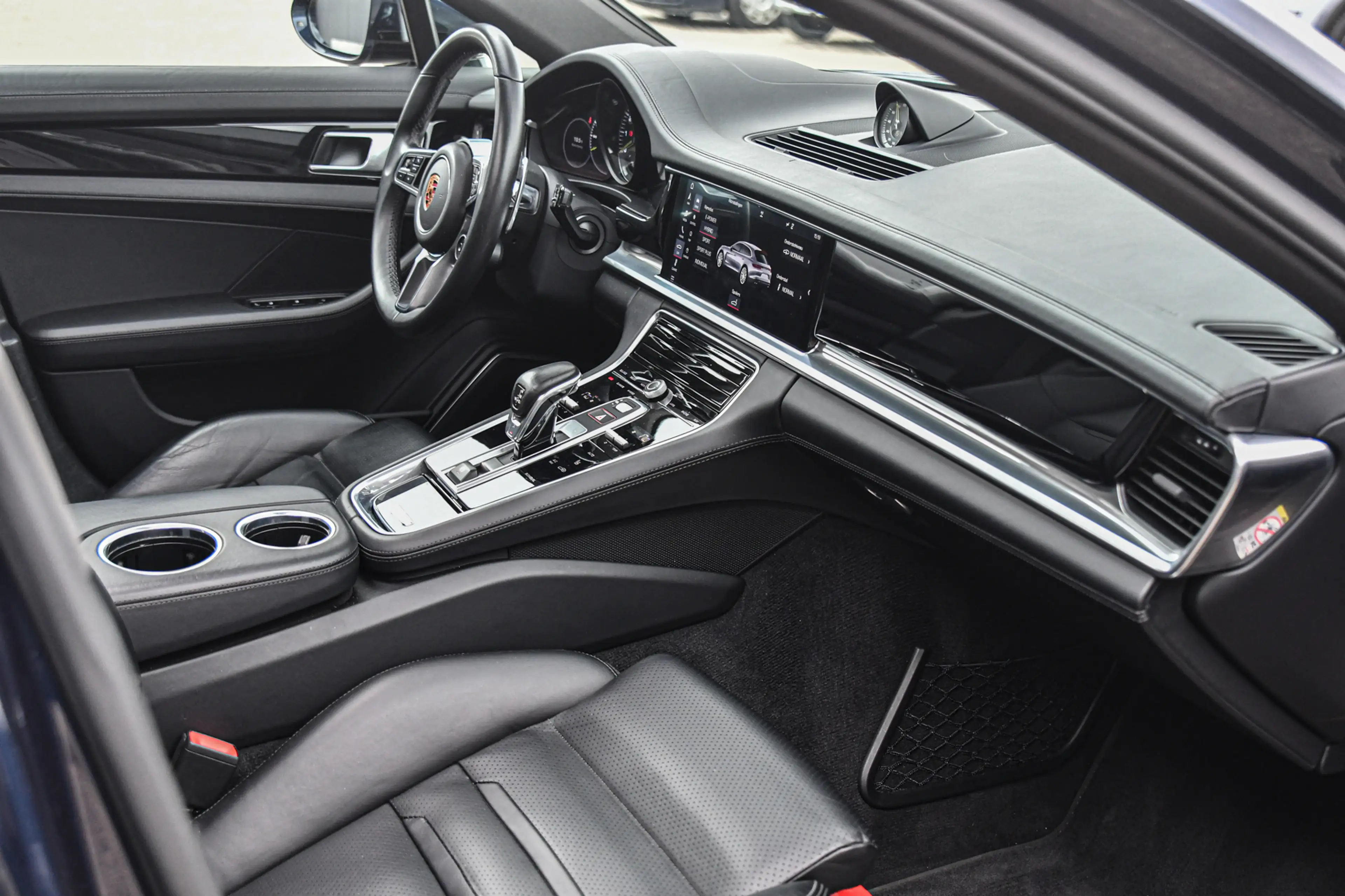 Porsche Panamera Sport Turismo 2.9 4 E-Hybrid, Sport Chrono, Rear E — photo 31
