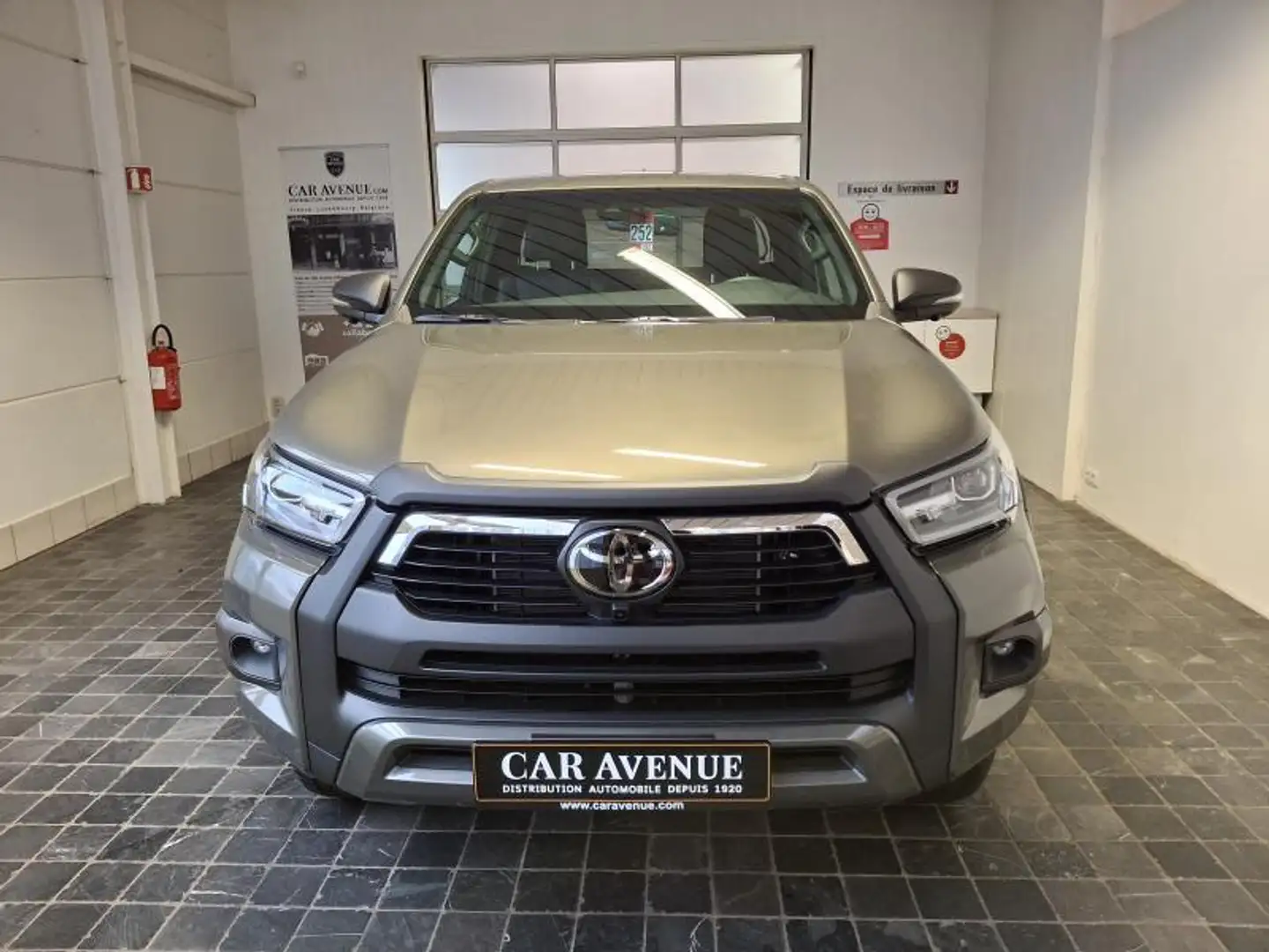 Toyota Hilux Style Bronce - 2