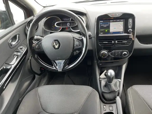 Renault Clio view 2