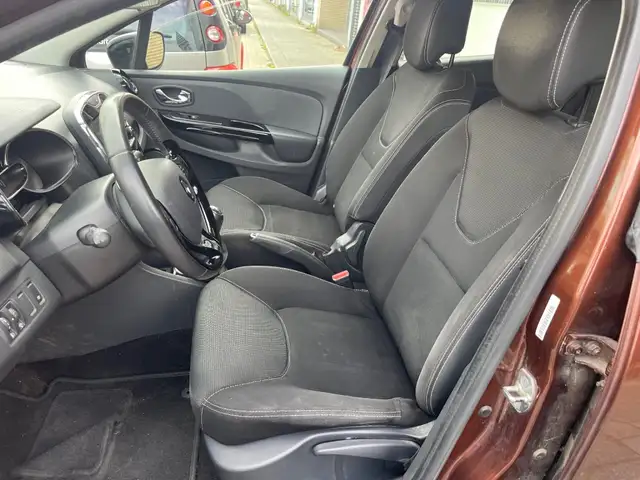 Renault Clio view 11