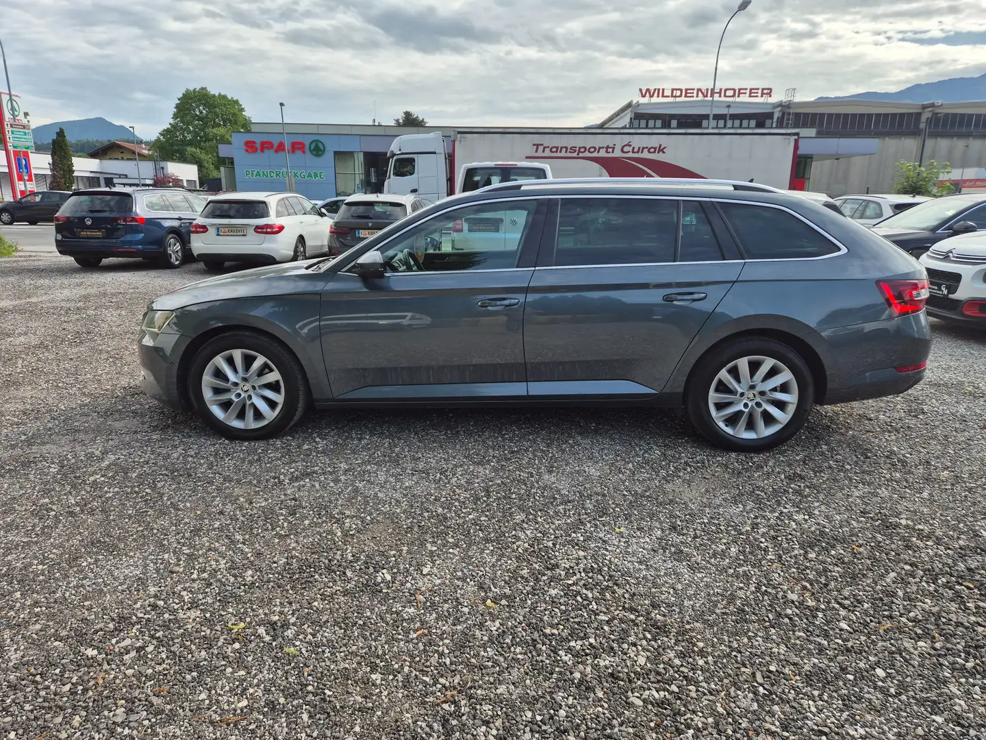 Skoda Superb Style 2,0 TDI DSG Panoramadach Grau - 2