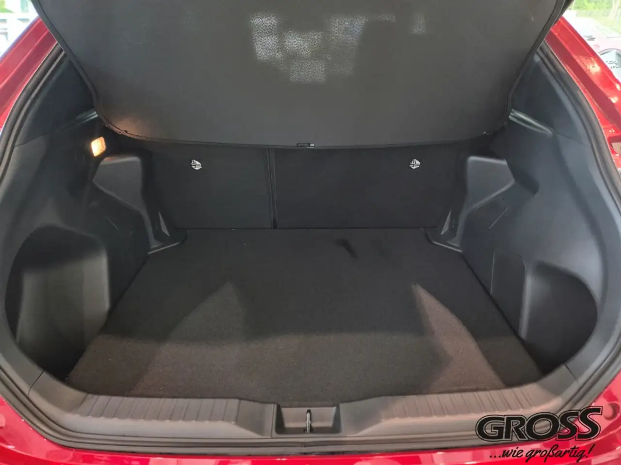 Toyota Yaris Cross Hybrid Active Drive / Safety / PDC / SHZ 12
