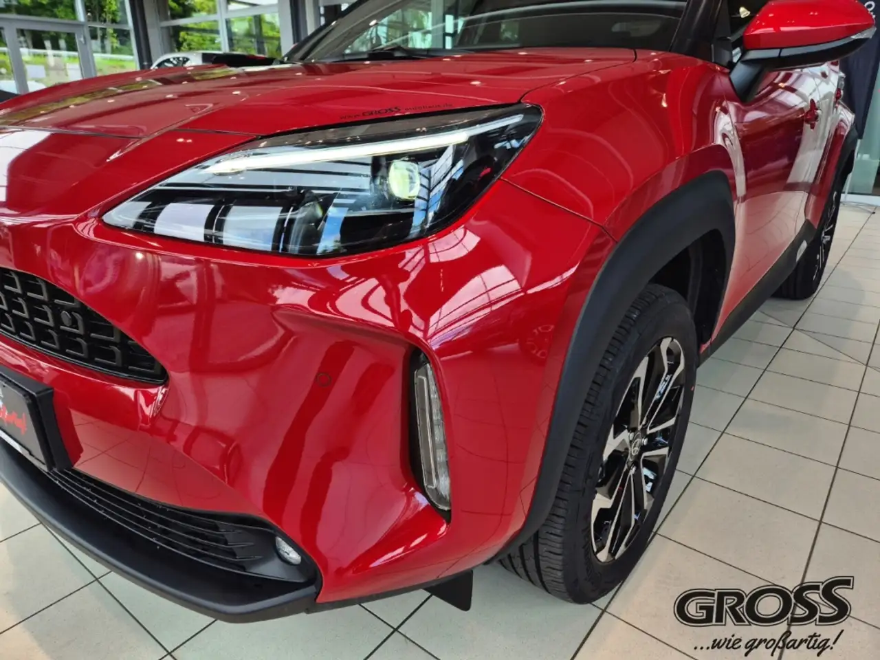 Toyota Yaris Cross Hybrid Active Drive / Safety / PDC / SHZ 2