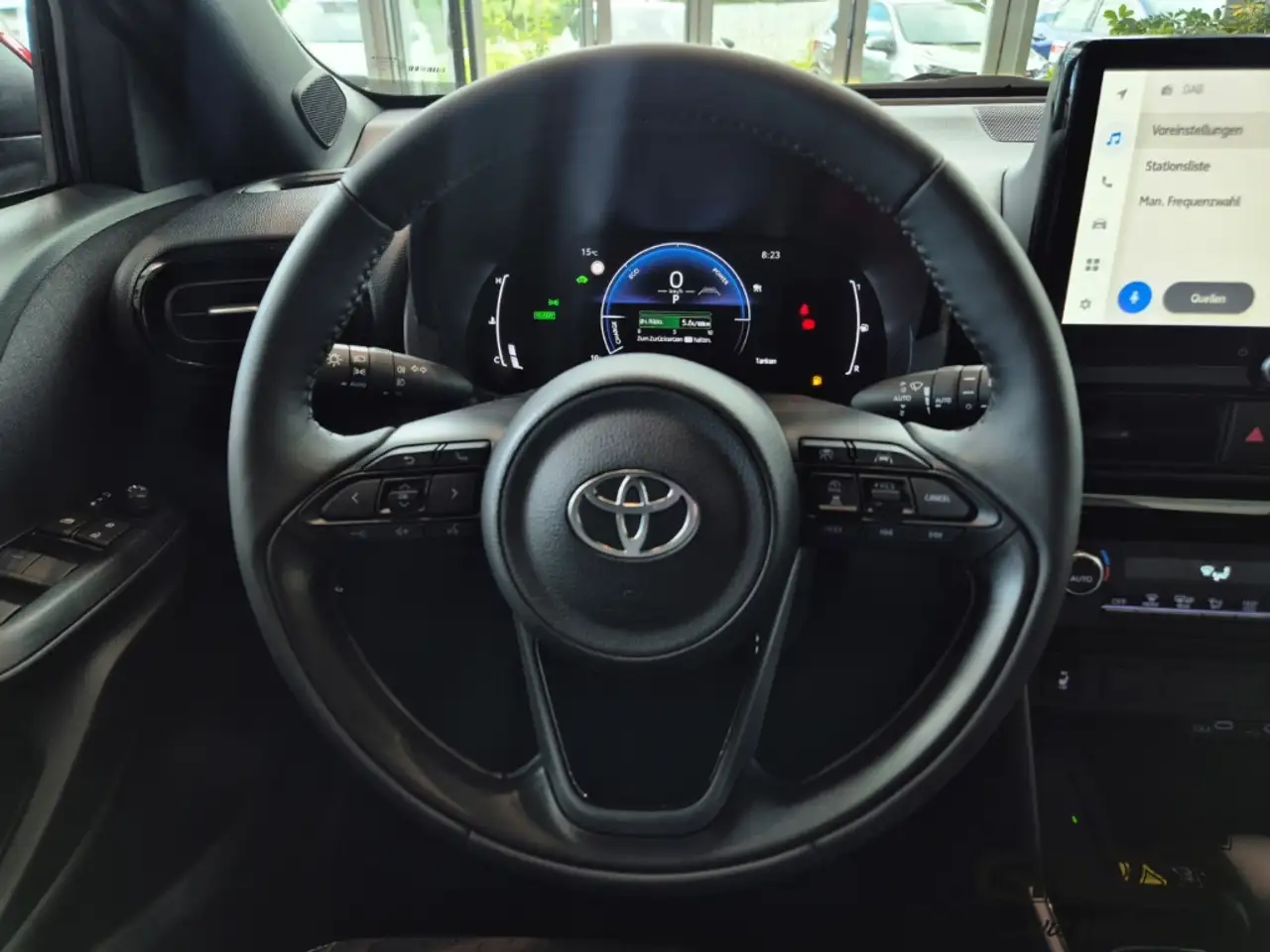 Toyota Yaris Cross Hybrid Active Drive / Safety / PDC / SHZ 14