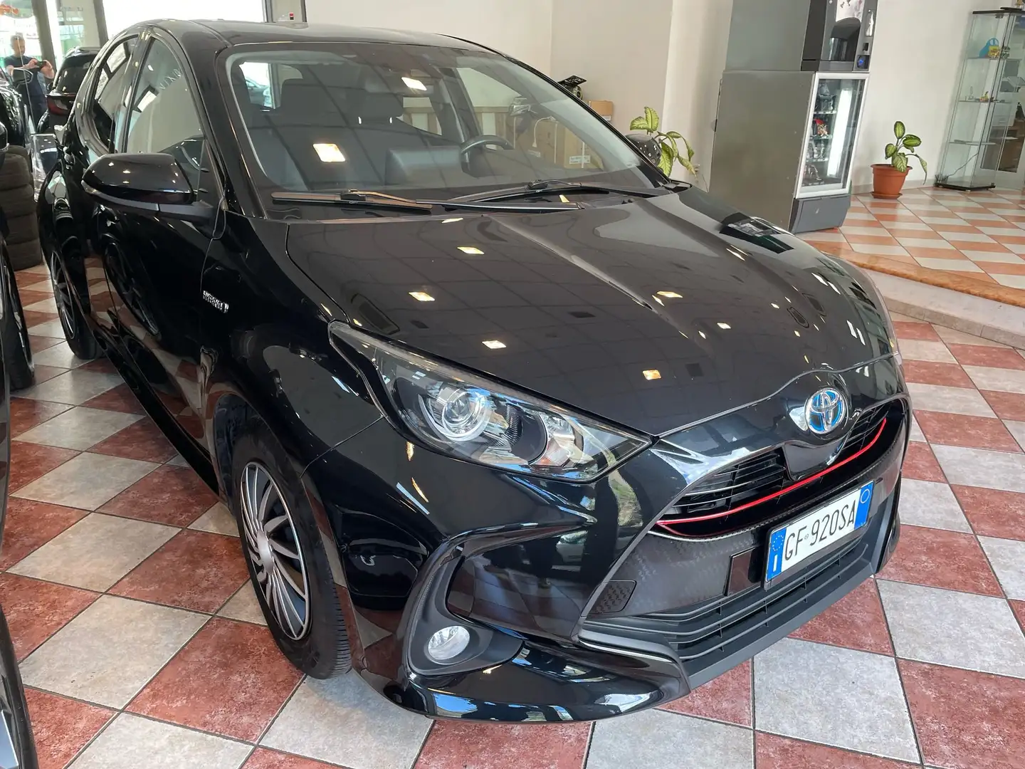 Toyota Yaris Yaris 1.5h Active Noir - 1