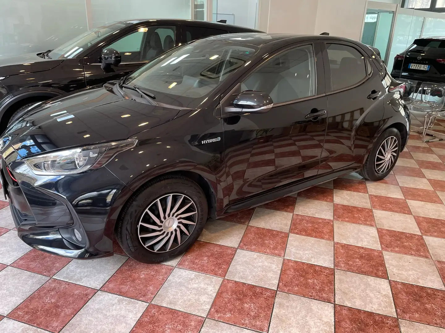 Toyota Yaris Yaris 1.5h Active Noir - 2