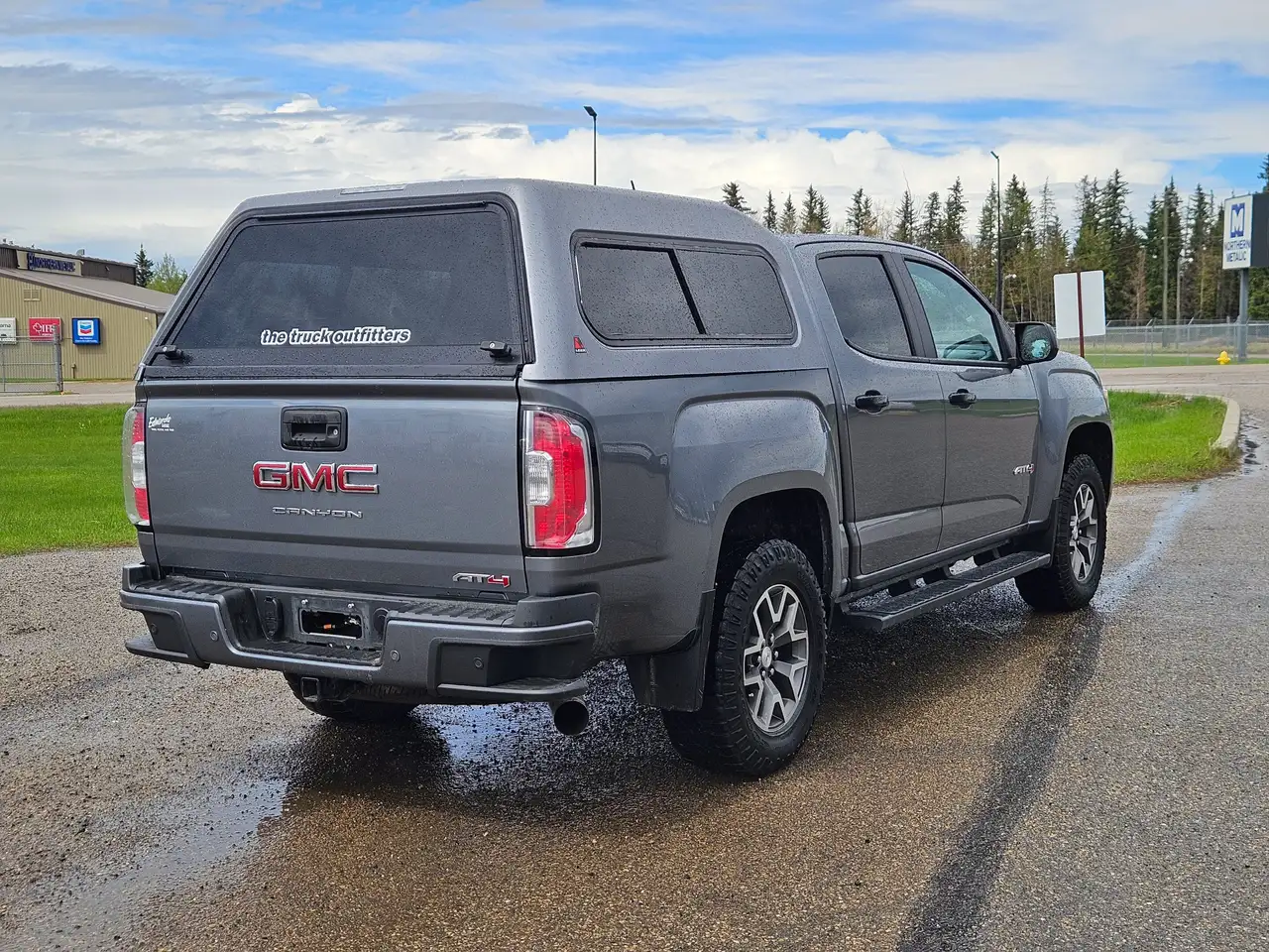 GMC Canyon снимка GMC Canyon