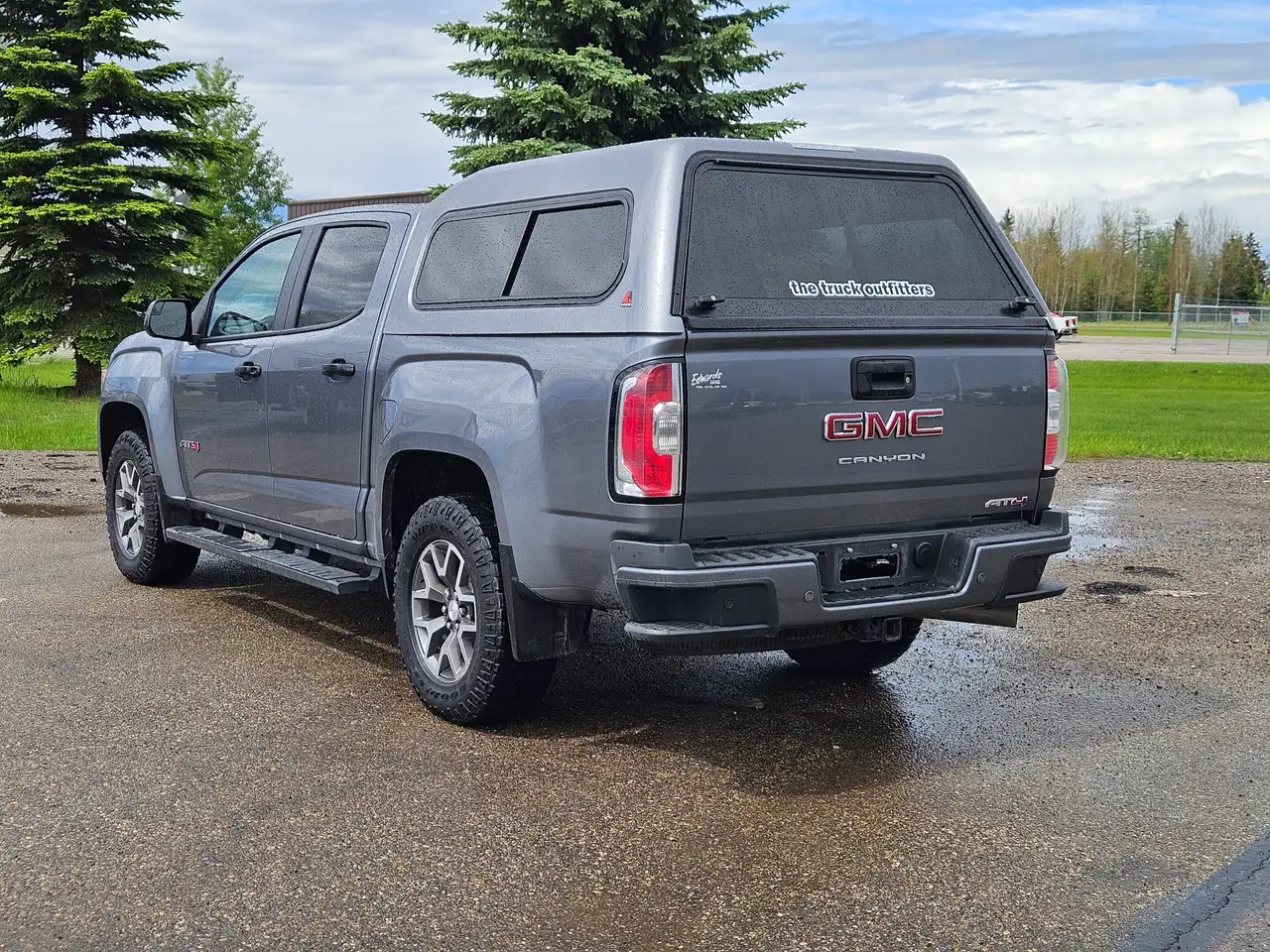 GMC Canyon снимка GMC Canyon