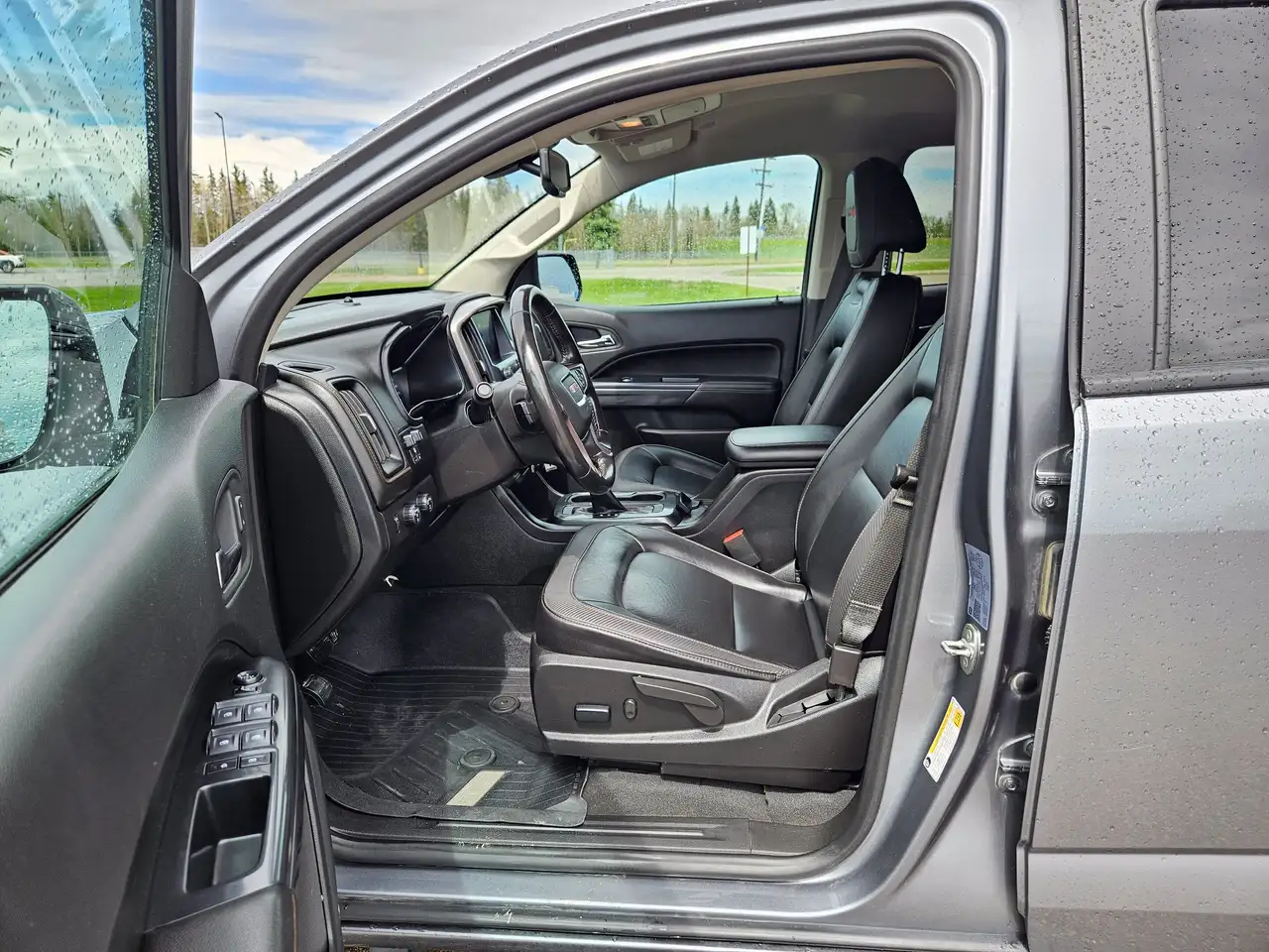 GMC Canyon снимка GMC Canyon