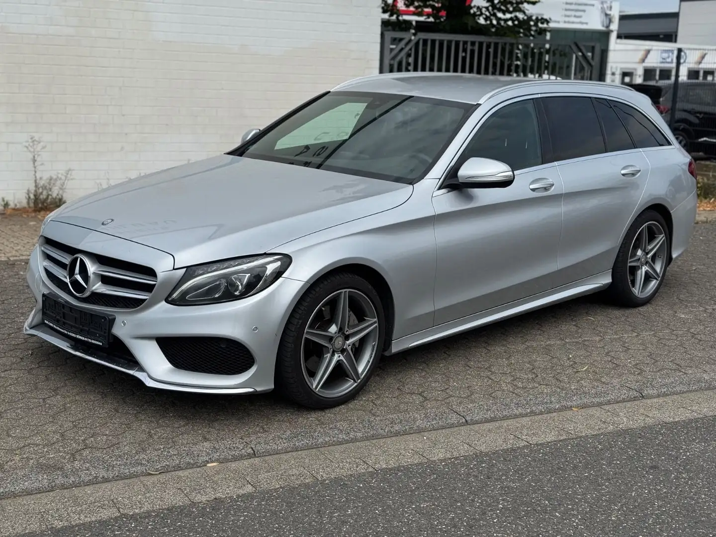 Mercedes-Benz C 200 d/AMG-PAKET/Navi/Tempo/Klima/AHK/ Silber - 1