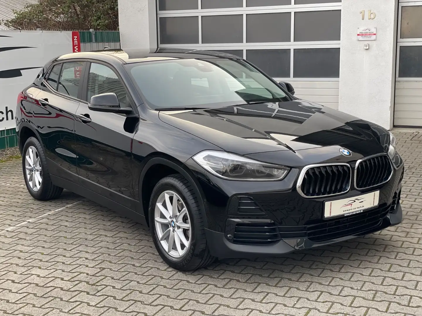 BMW X2 sDrive 18i|Navi|Head Up|Leder|Parkassistent| Schwarz - 1