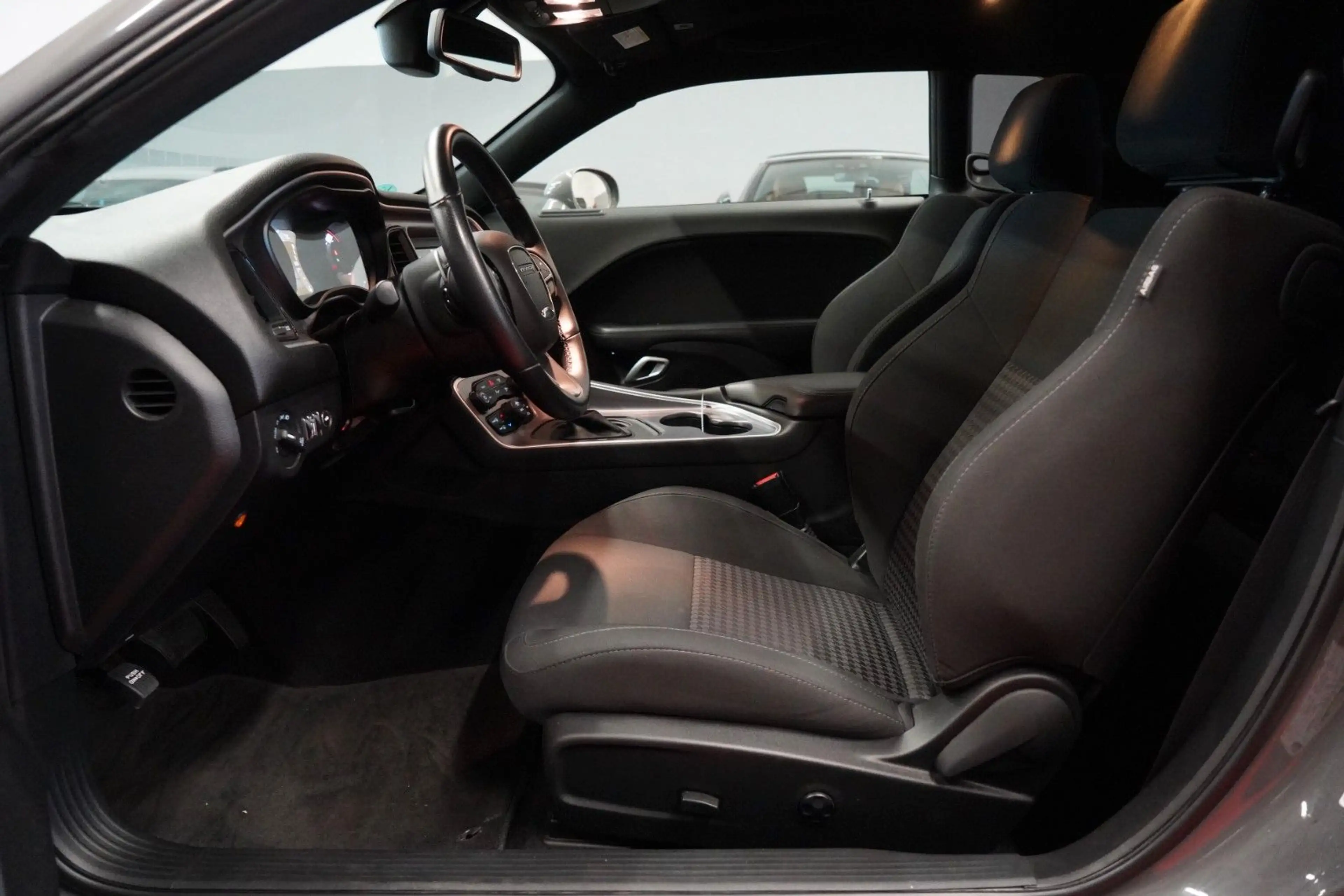 Dodge Challenger 3.6 Aut. LED*Keyless-Go*Rückfahrk* — photo 15