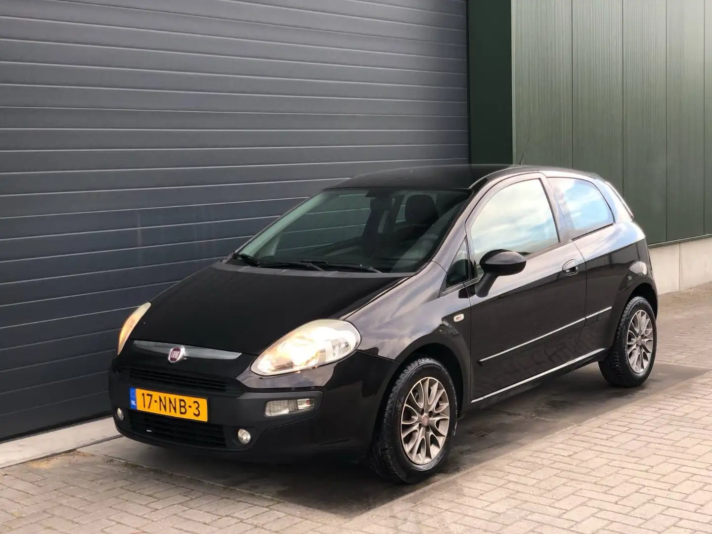 Fiat Punto 1.4 Dynamic +Nap Zwart - 1
