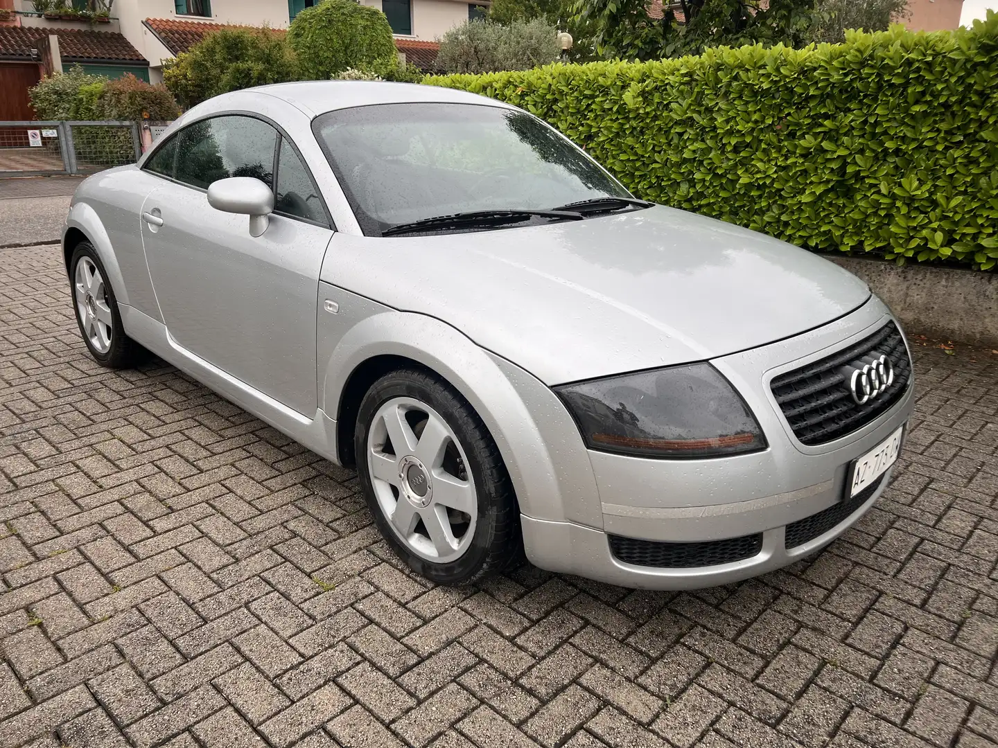 Audi TT TT 1.8t srebrna - 1