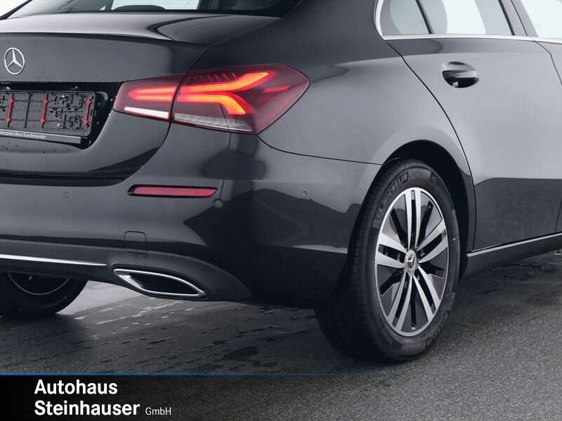 Mercedes-Benz A 220