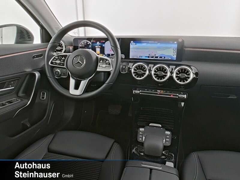 Mercedes-Benz A 220