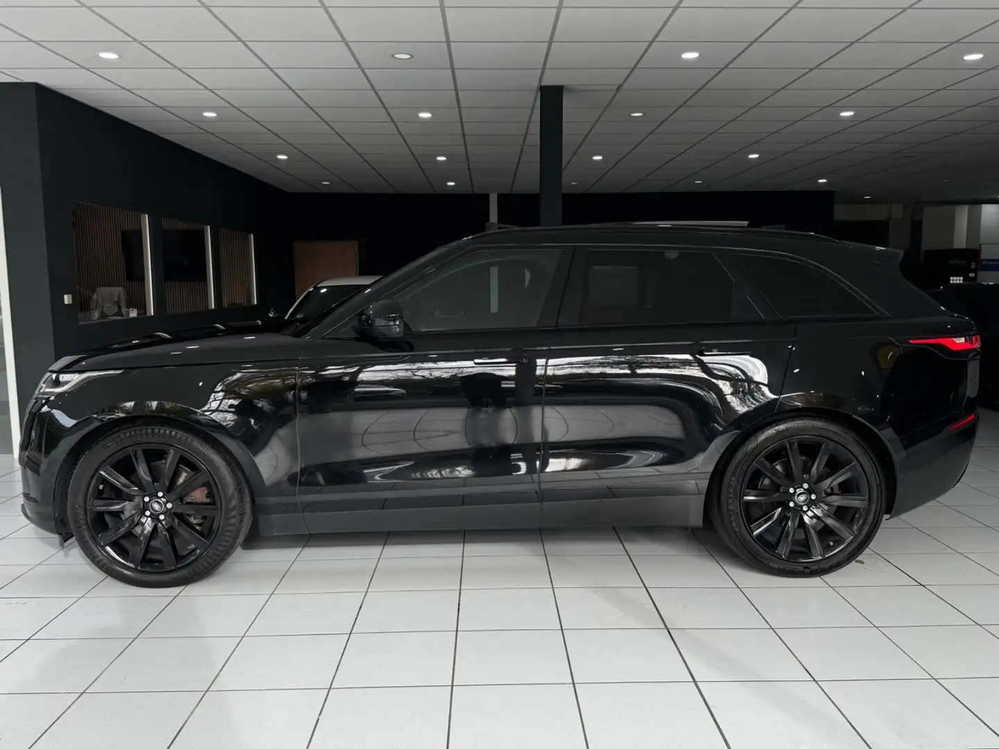 Land Rover Range Rover Velar RR VELAR *PANO*BLACK*MTRX*MERIDIAN*21Z*NAVI+* Schwarz - 2