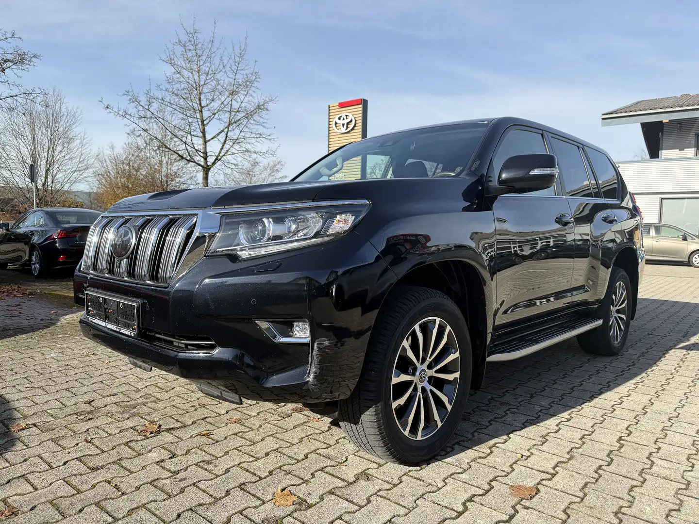 Toyota Land Cruiser TEC-Edition Schwarz - 2